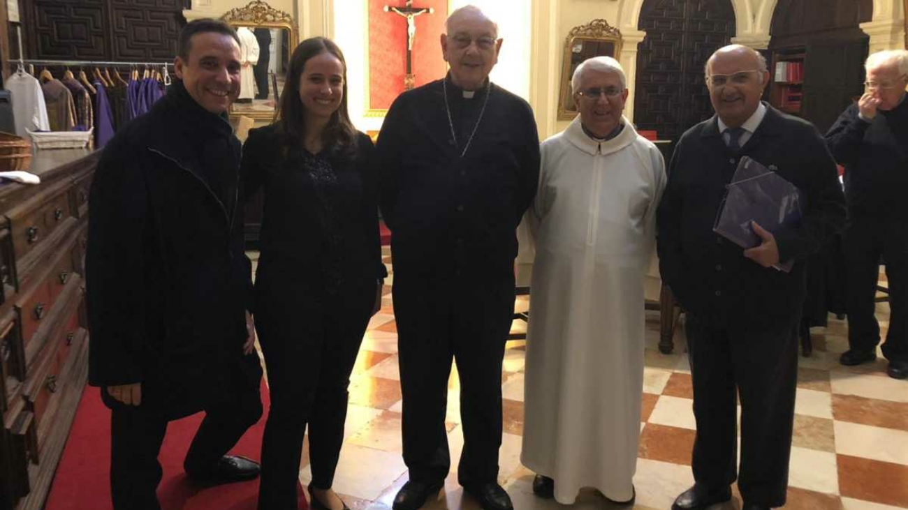 En la imagen, de izquierda a derecha, Antonio del Pino, Pilar García Morillas, el cardenal Sebastián, el deán Antonio Aguilera y el organista de la catedral, Adalberto Martínez Solaesa